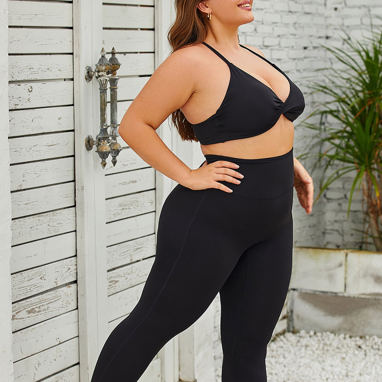 Twisted Backless Sports Bra & Leggings Set - Plus Size