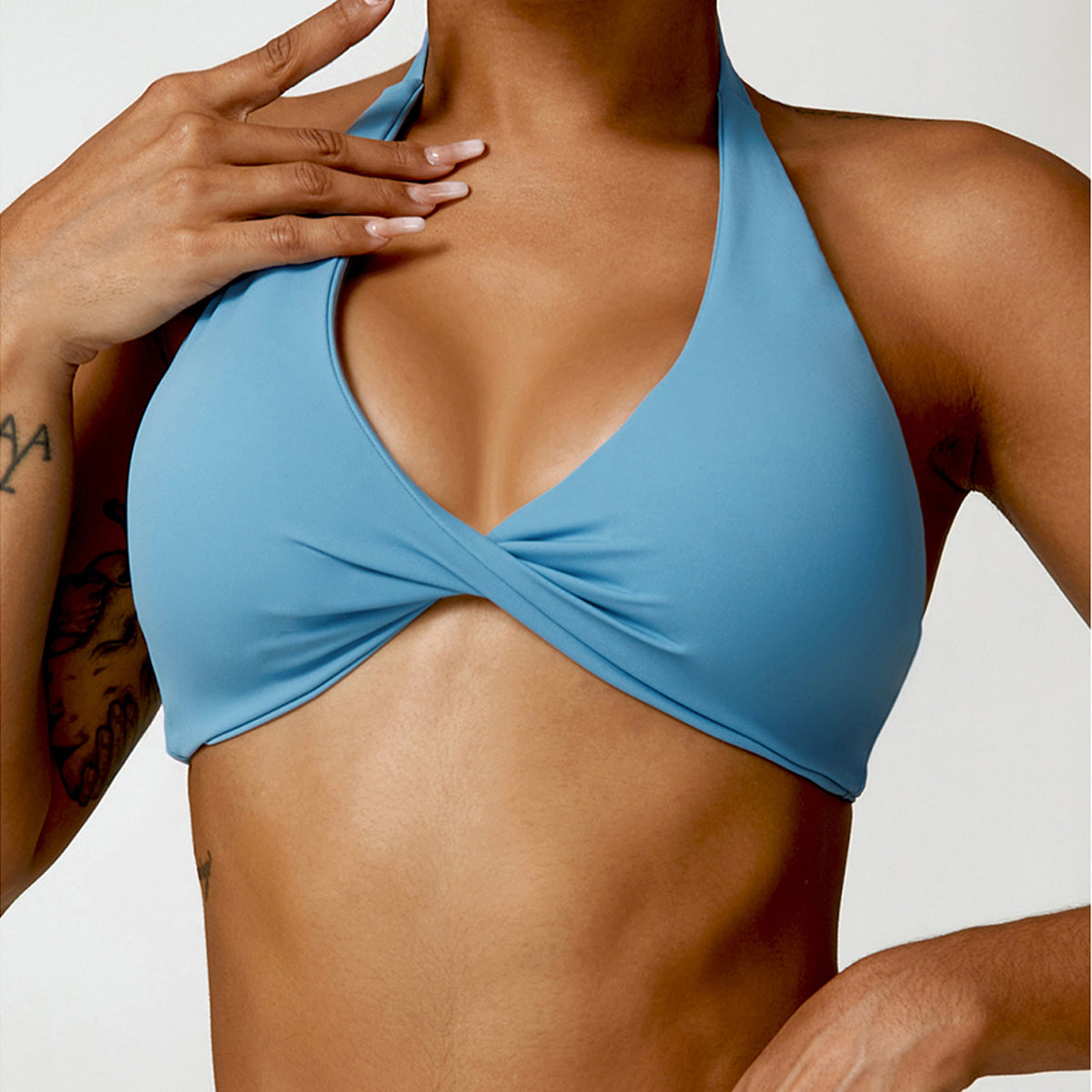 Twisted Halter Sports Bra - Leestma