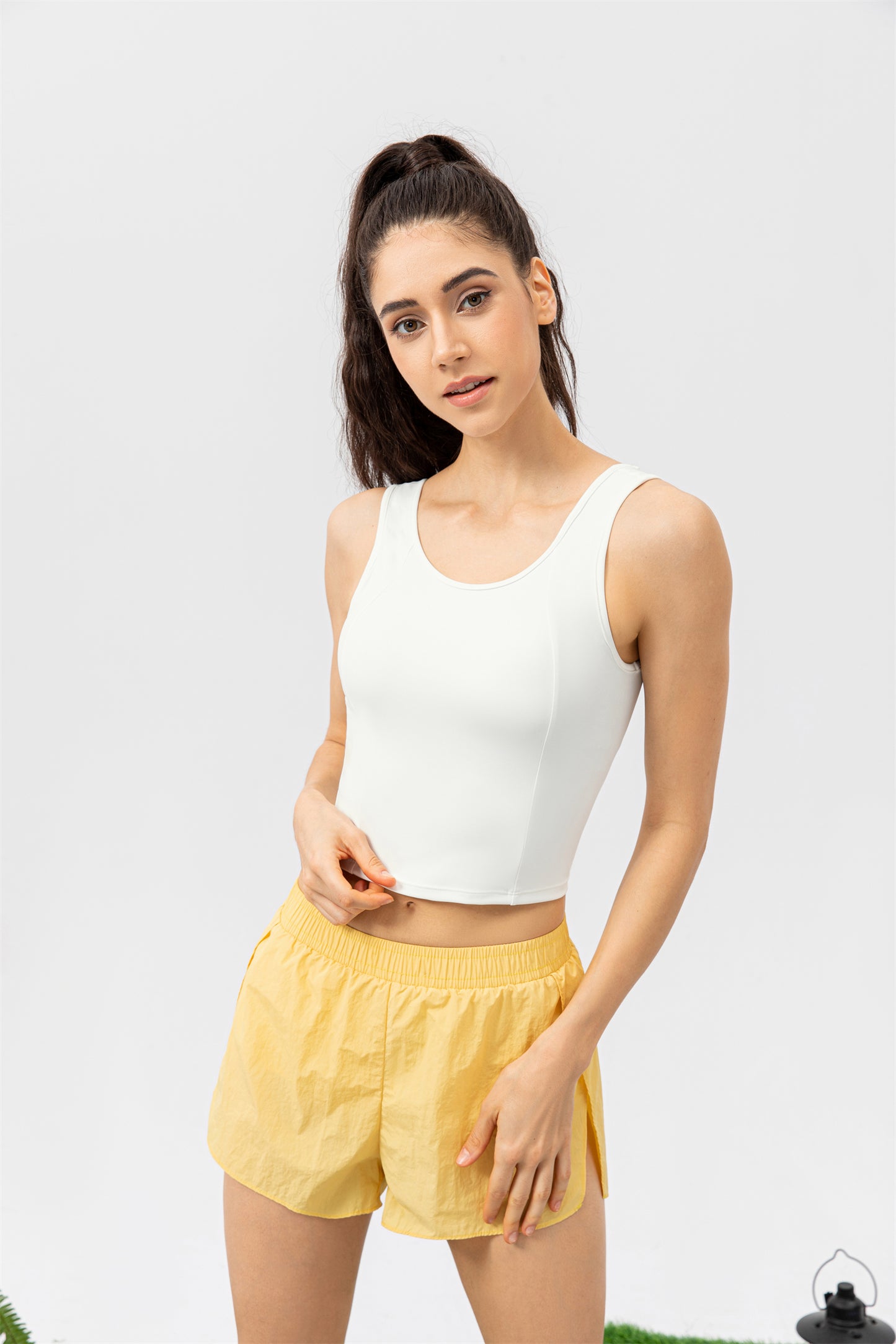 Round Neck Cropped Tank Top