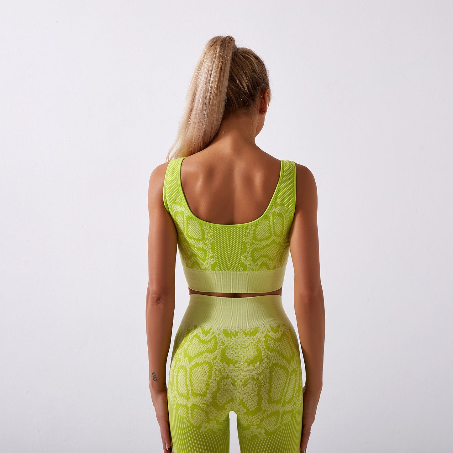 Seamless Gym Yoga Set Sports Bra & Leggings Snake Print for Women