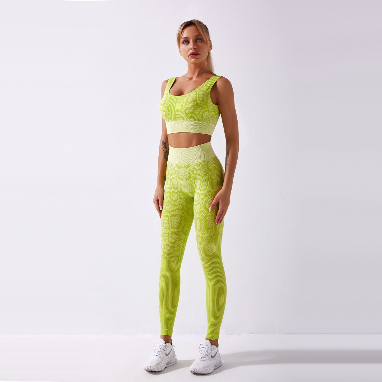 Seamless Gym Yoga Set Sports Bra & Leggings Snake Print for Women