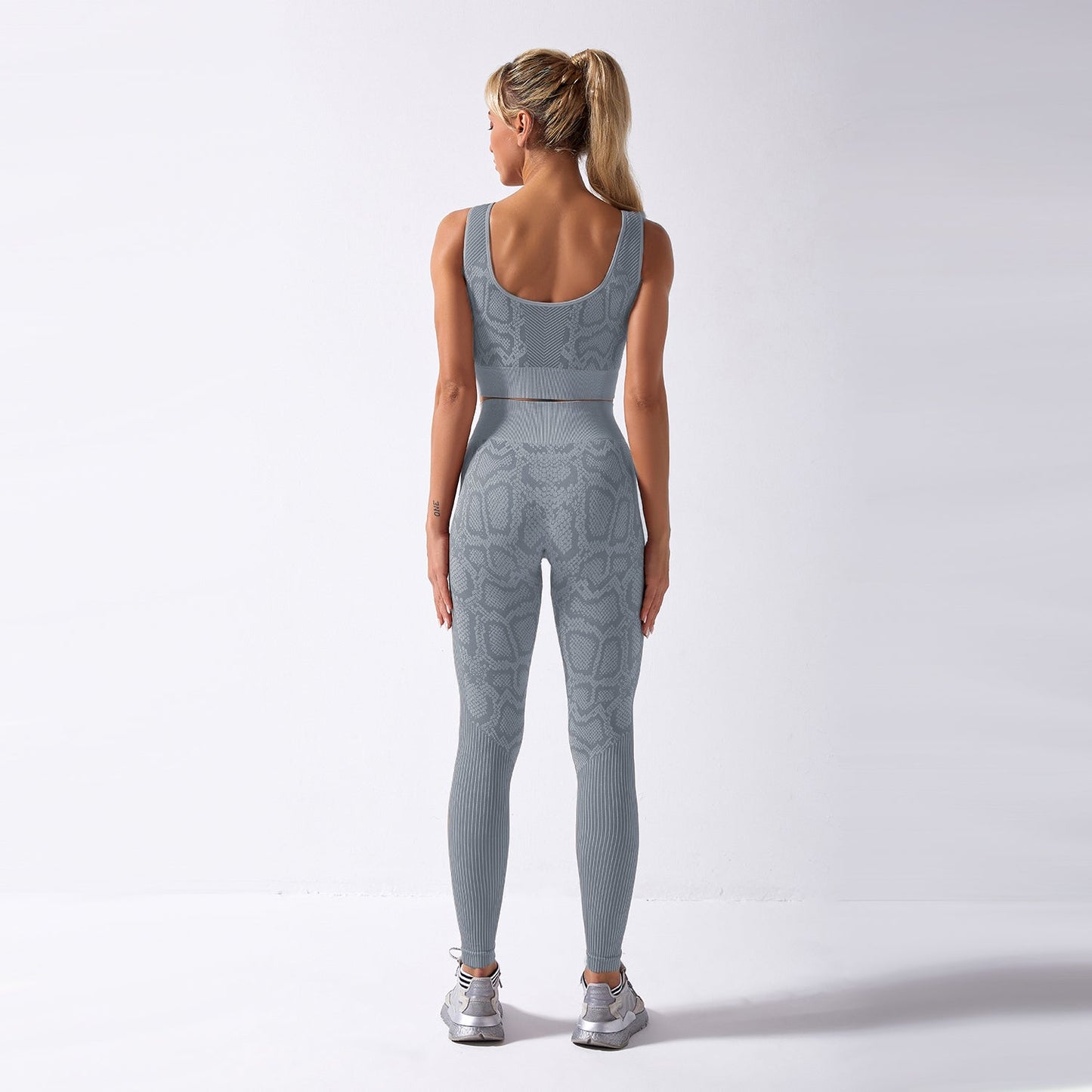 Seamless Gym Yoga Set Sports Bra & Leggings Snake Print for Women