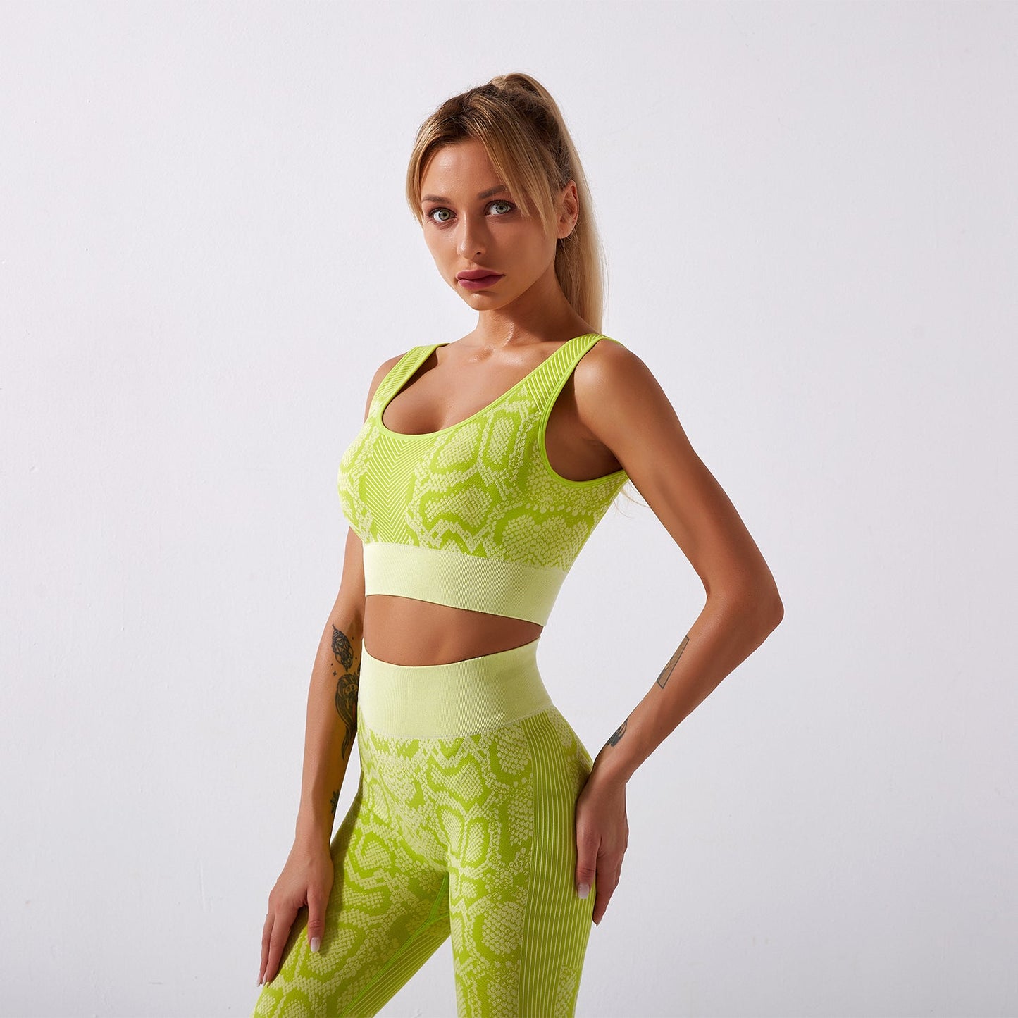 Seamless Gym Yoga Set Sports Bra & Leggings Snake Print for Women