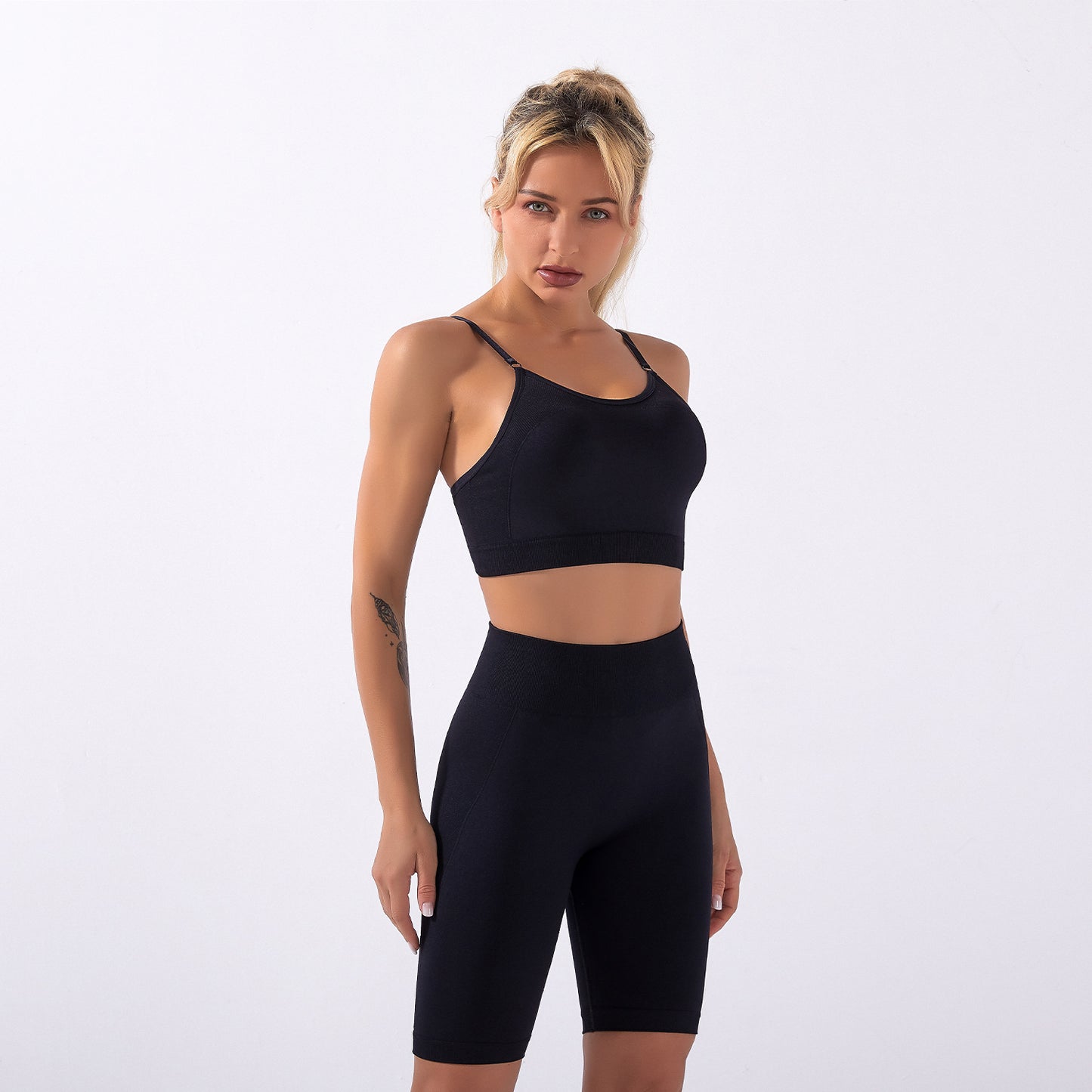 Seamless Gym Yoga Set Sports Bra & Shorts