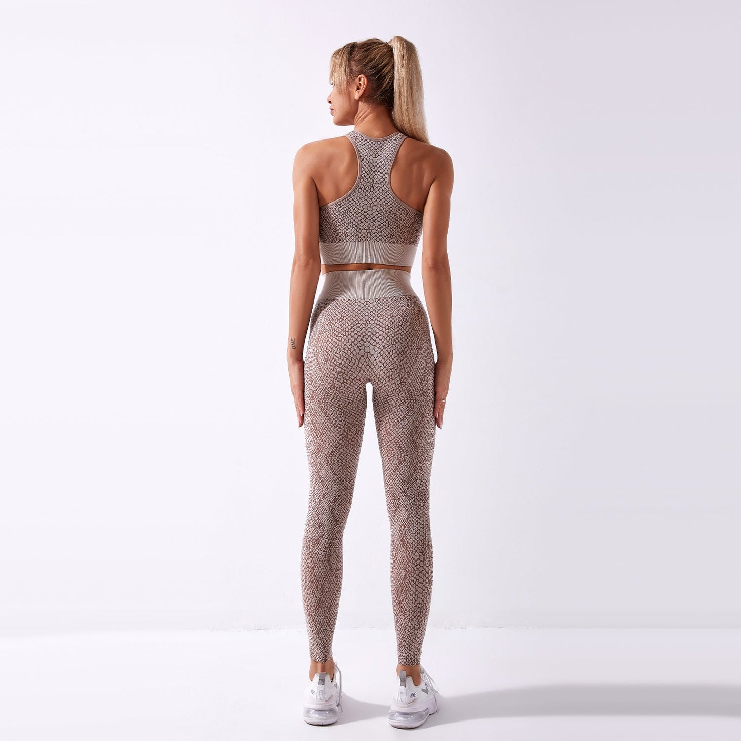 Seamless Gym Yoga Set Sports Bra & Leggings Snake Print for Women