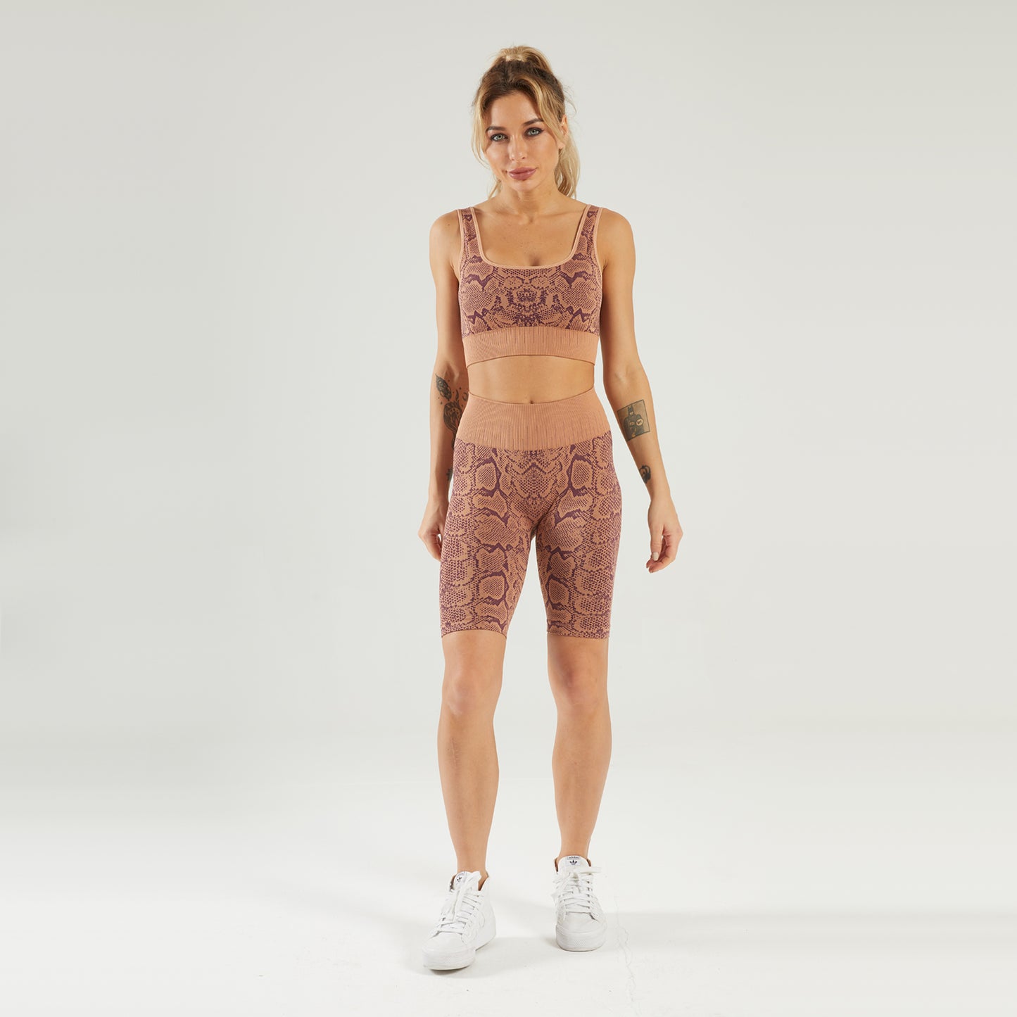 Seamless Gym Yoga Set Sports Bra & Shorts Snake Print